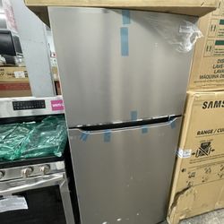 Frigidaire Top And Bottom In Stainless Steel New Open Box 