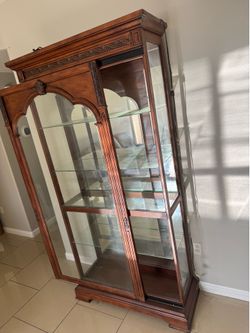 Solid Wood Glass Curio / Display Cabinet – Lighted – Great Condition