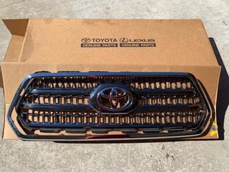 Front grill Toyota tacoma 2017
