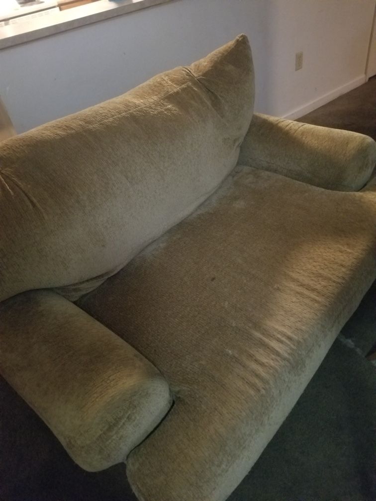 Two Couches for 200 the lowest I’ll take is $100