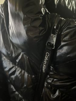 mens size M calvin Klein shiny puffer. 