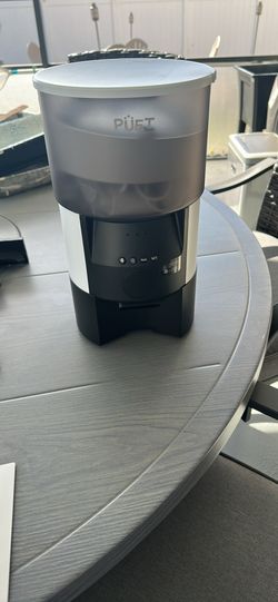 Automatic pet feeder