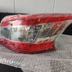 2015 Nissan Sentra Passenger Tail light 