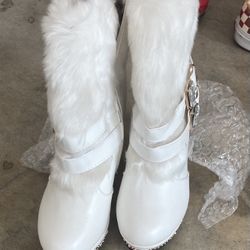 White Boots With Fur