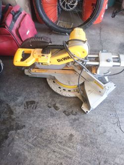 SAW DWS780 DeWalt