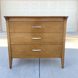 Vintage Mid Century Drexel Profile 3 Drawer Dresser 