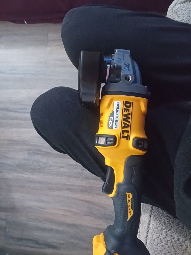 Dewalt Flex Volt 5' Grinder