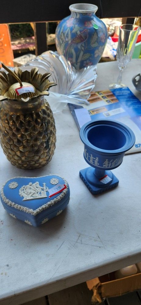 Antiques Vintage Estate Items Los And Los Of Items For Sale Crystal China Italian Silverware Etc