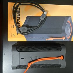 Skullcandy Terrain XL With Speaker Box And Charging Cord Brand New (pick Up Only)