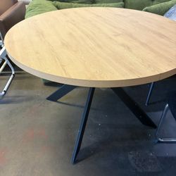 46" Round Dining Table  , Mid Century Modern Round Dining Table for 4-6 Person, w/Steel Legs for Kitchen Dining Room, Office, Natural