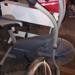 ( Pro Form XP Whirlwind 280 Exercise Bike )