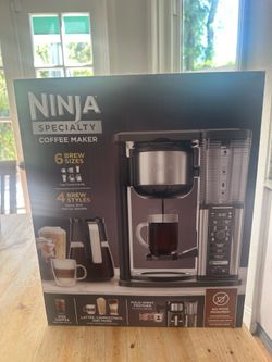 Ninja specialty coffee maker – like new – with original box
