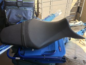 Yamaha Fz09 Stock Seat