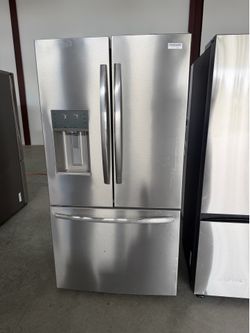 🔥 Samsung 24 cu. ft. Bespoke Counter Depth 3-Door French Door Refrigerator with AutoFill Water Pitcher BRAND NEW OPEN BOX