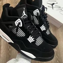 Jordan 4 Retro White And Black. Size 8 