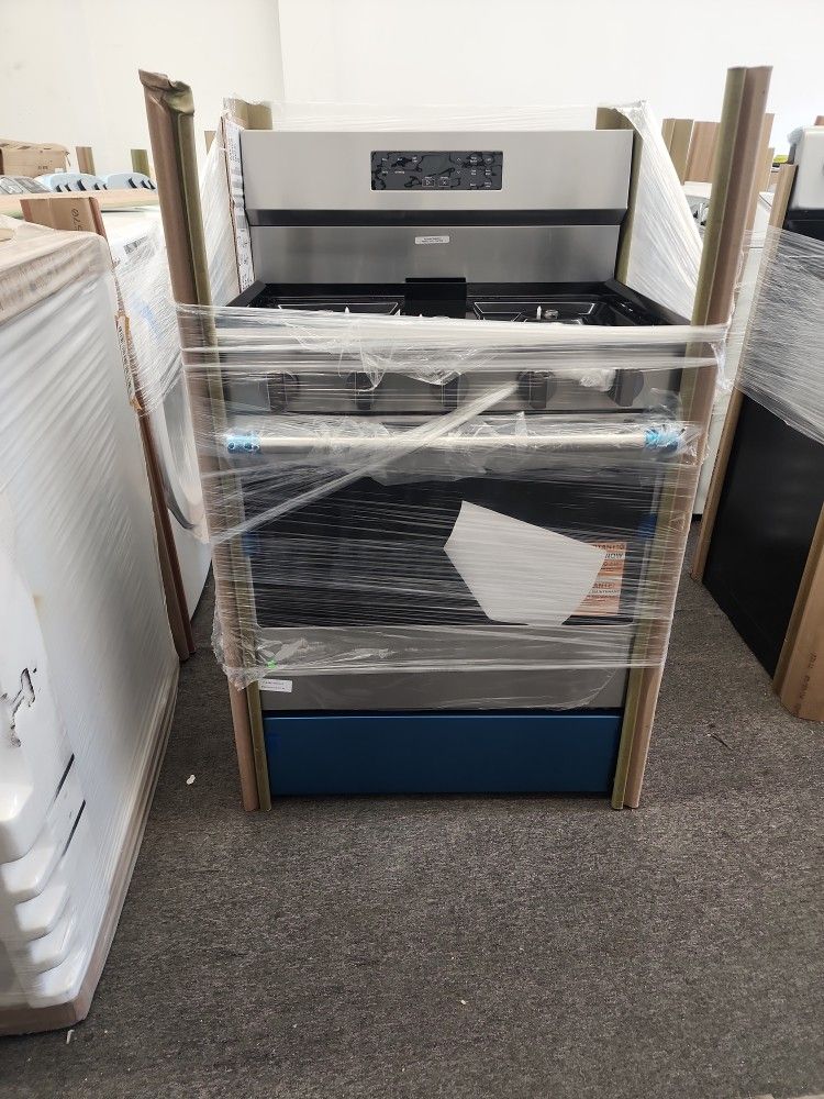 New Maytag Stainless Steel Gas Stove, 5 Burners Convection Oven