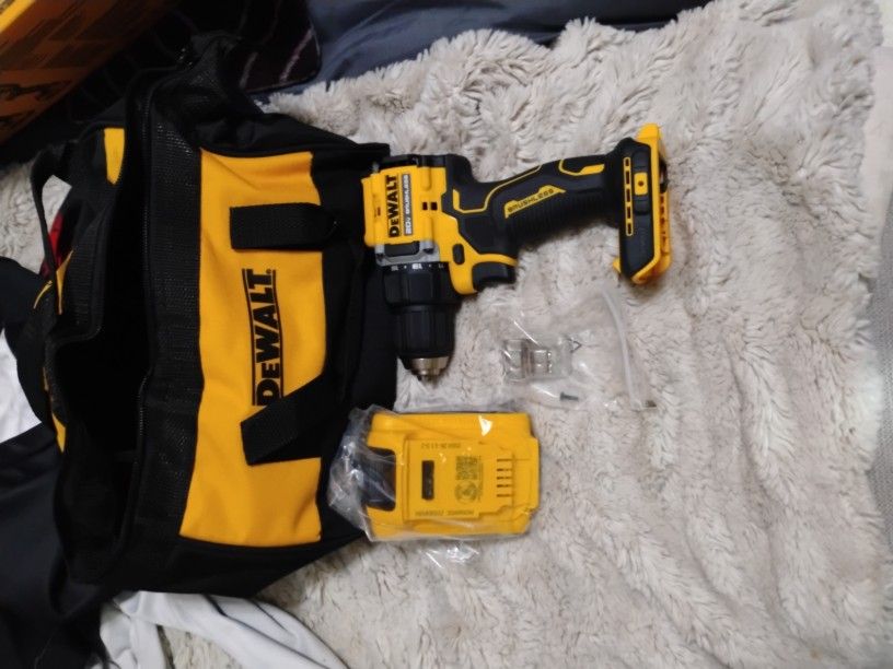 DeWalt 20v Brushless Compact Drill,Bag, Battery 