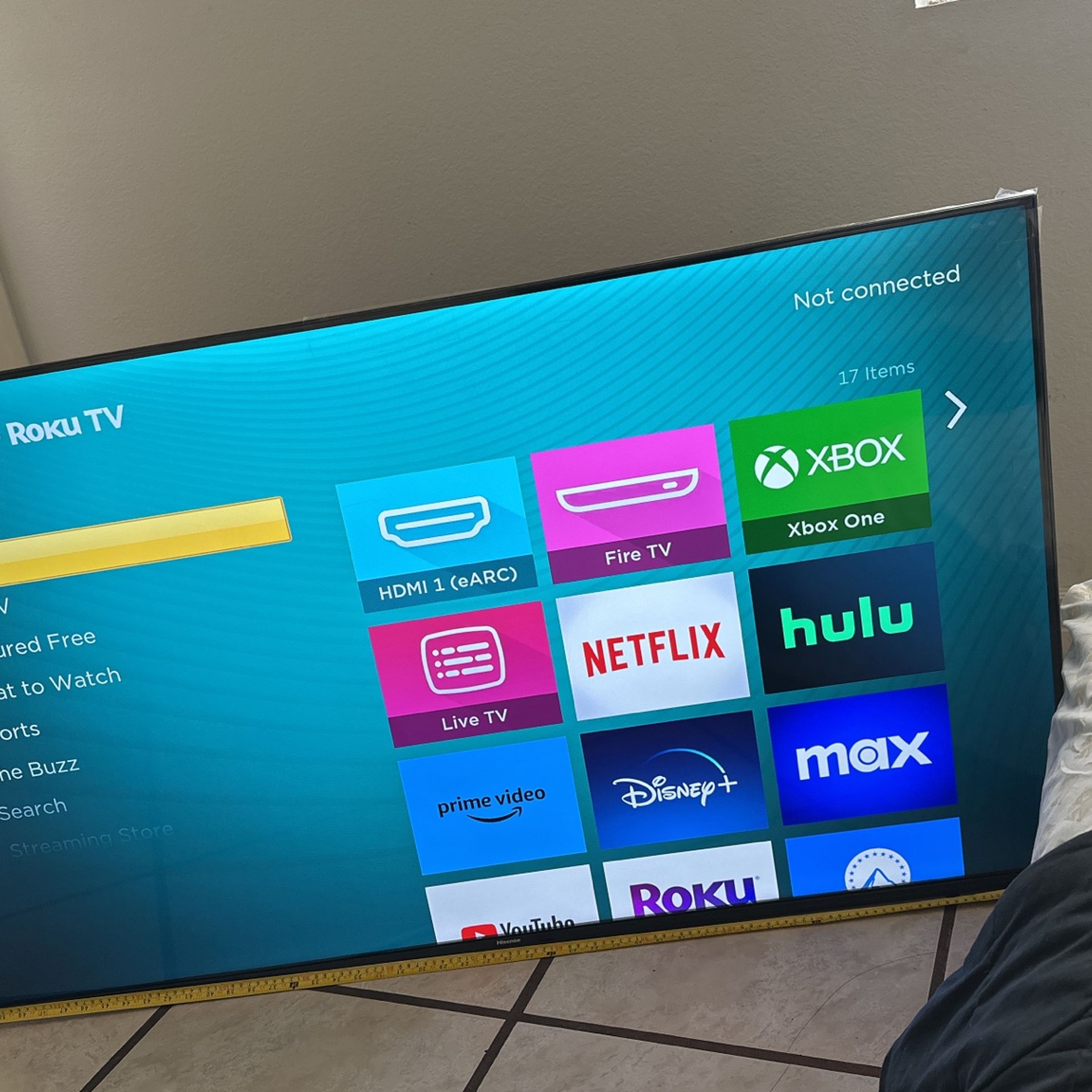 51’ Hisense Roku SMART TV 175 OBO!!!