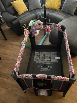 Baby Crib /nursery And Baby Walker