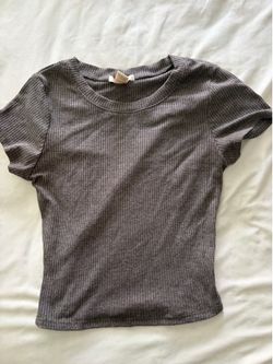 Grey top