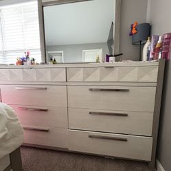 Queen Bedroom Set NEW