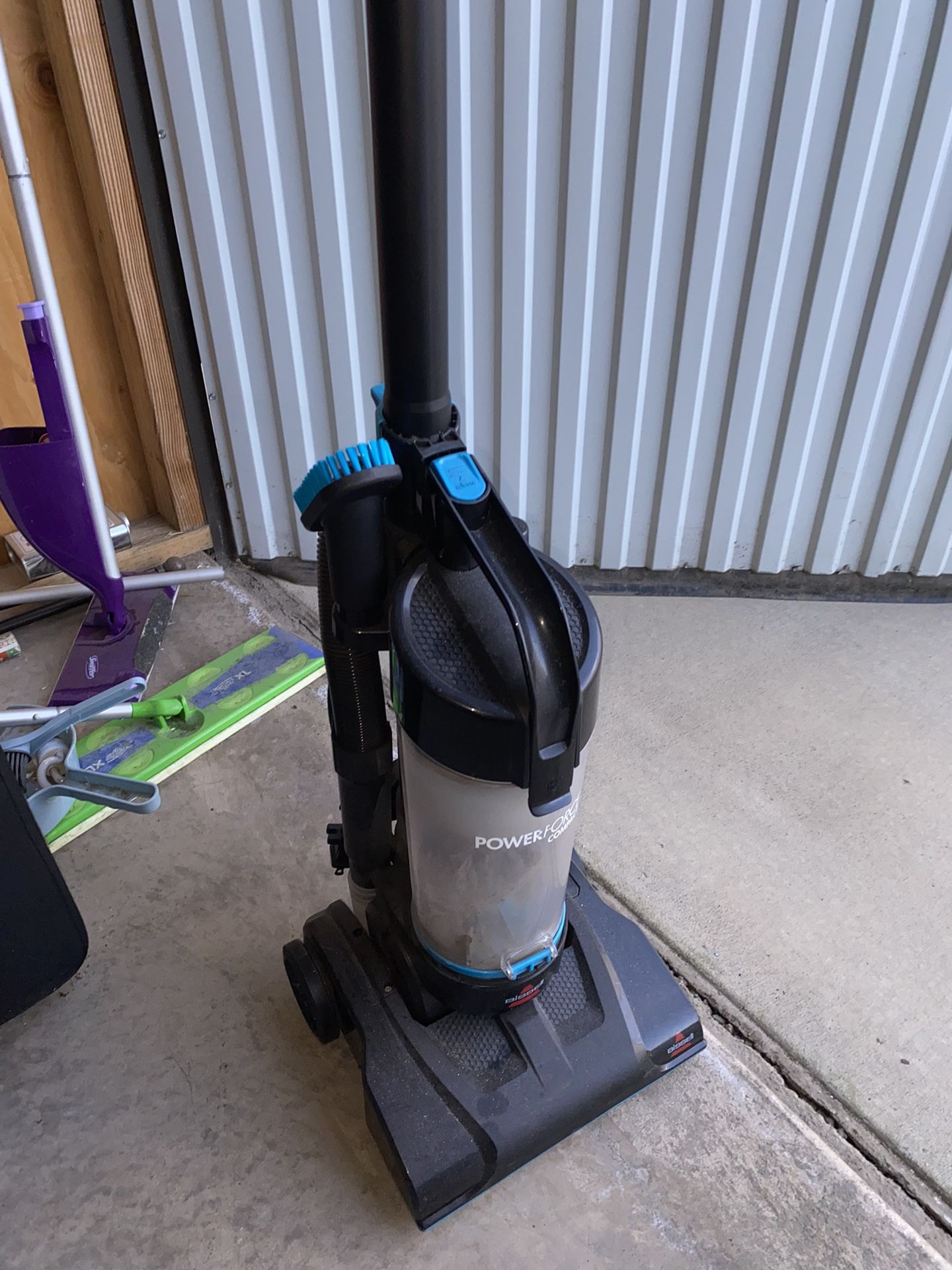 Compact Vacuum 