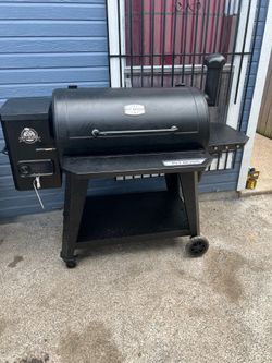 Pit boss used in very good condition $$275