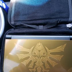 Nintendo 3DS XL Hyrule Edition With 5 Games