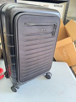 Samsonite Hardside Spinner Carry-On with Front Pocket – Black, Used - Like New