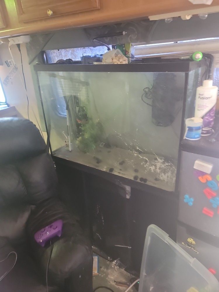 45 Gallon Tall Wide Tank And Stand