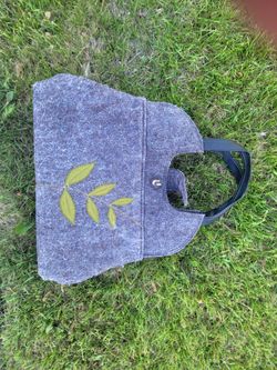 Felt purse - like new