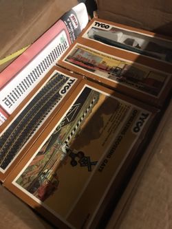 Vintage Tyco HO Train Set