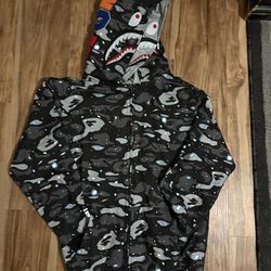 Bape Shark Hoddie Size Xl Dm