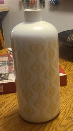 VASE / JUG