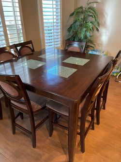 BONITO COMEDOR MADERA 6 SILLAS BUENAS CONDICIONES PRECIO $375.00