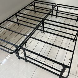 Simple Queen Size Metal Platform Bed Frame