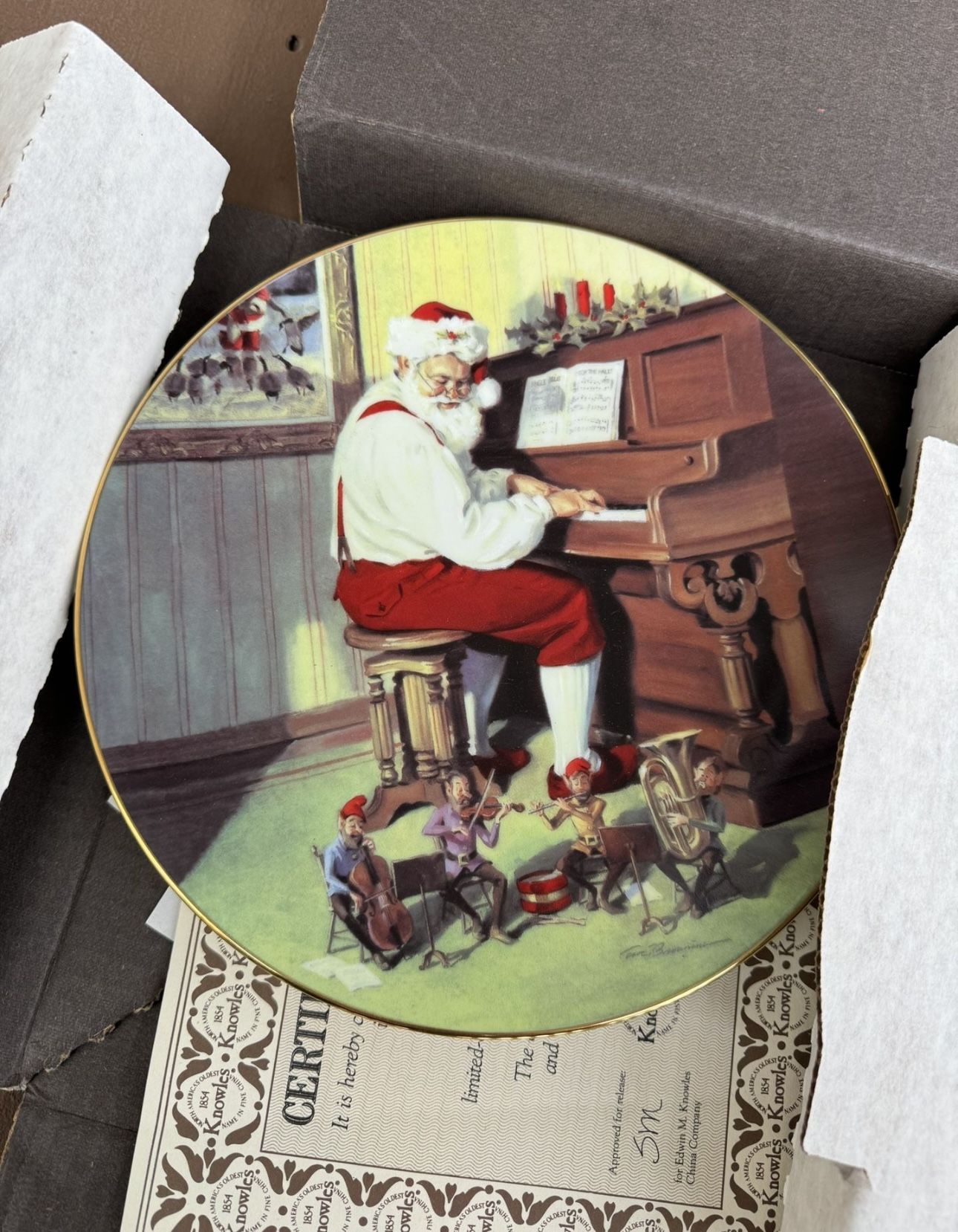 THE EDWIN M KNOWLES CHINA THE EDWINM KNOWLES CHINA Co. Co. santas cheer plate
