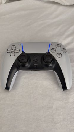 PS5 controllers