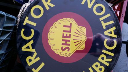 Shell Tractor tin sign