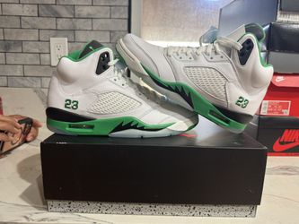 DS WMNS AIR JORDAN 5 - LUCKY GREEN WMNS SZ 11 MENS SZ 9.5