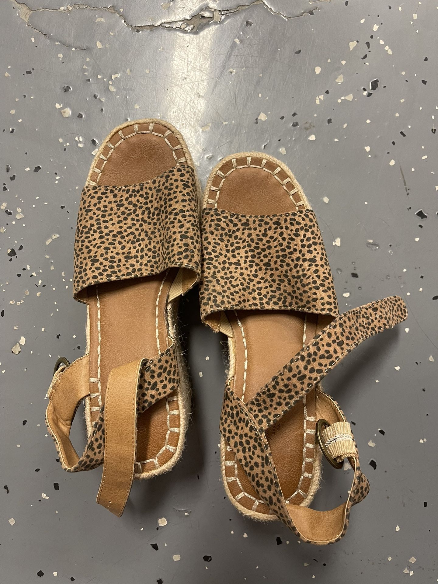 Women’s Platform Sandals - Size 7