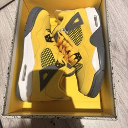 Air Jordan retro 4 Lightning