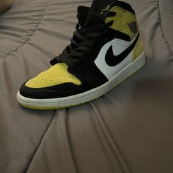 Jordan 1 Mids 