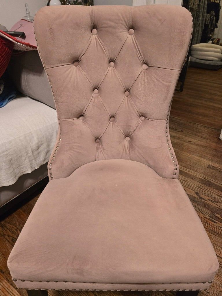 4 Dining Room Chairs