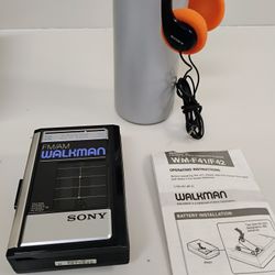 MINT 1986 Sony Walkman Wm-f41 W/Headphones