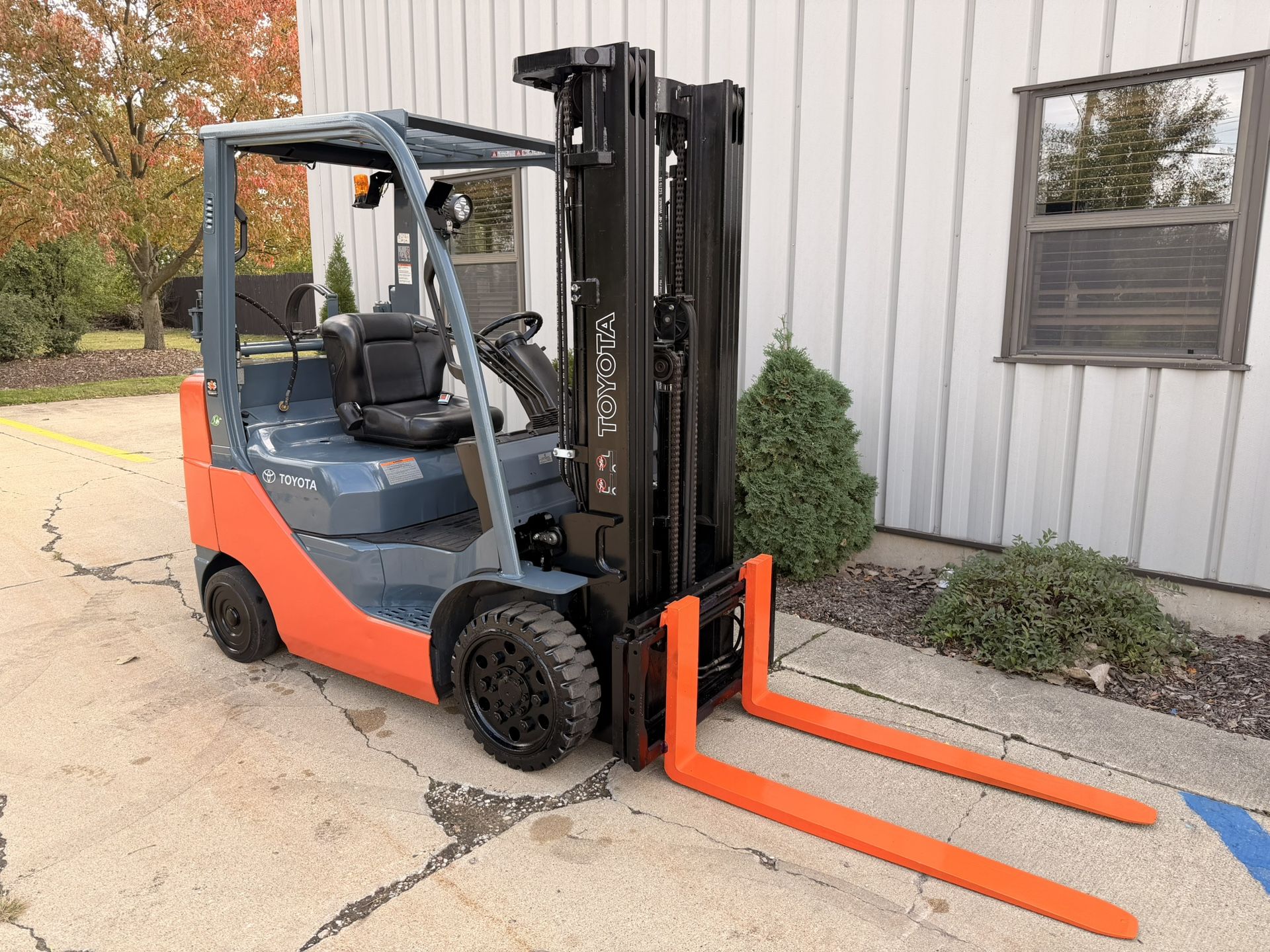 TOYOTA FORKLIFT GOOD WORKING CONDITION 