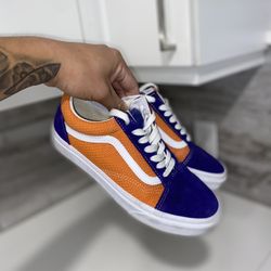 Vans Size M6/W7.5