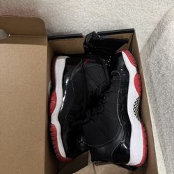 🔥 Jordan 11s - 5.5y - Bred