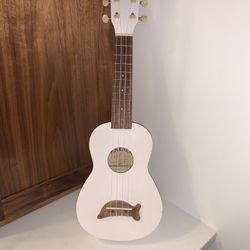 Makala Ukulele Dolphin