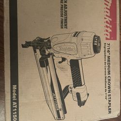 Makita Stapler 